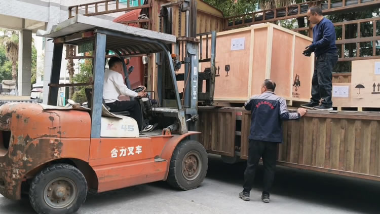 铝箔博鱼网页版（中国）·官方网
装车发货